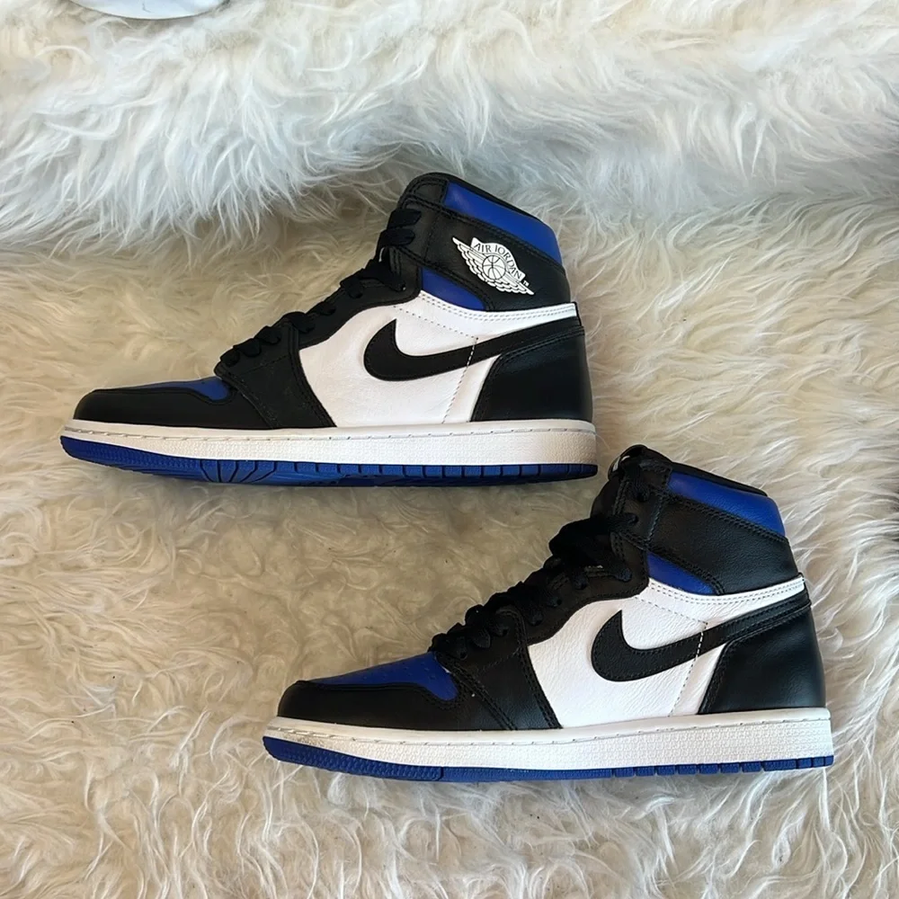 Nike Men’s Air Jordan 1 Retro High OG 'Royal Toe'  High-Top Sneakers Size 7.5 US - Picture 7 of 17